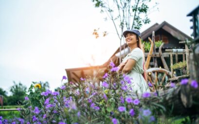 Personne devant son mobil home - Printemps