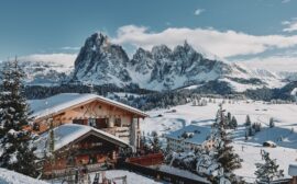 Vue aerienne chalet au ski grande capacité