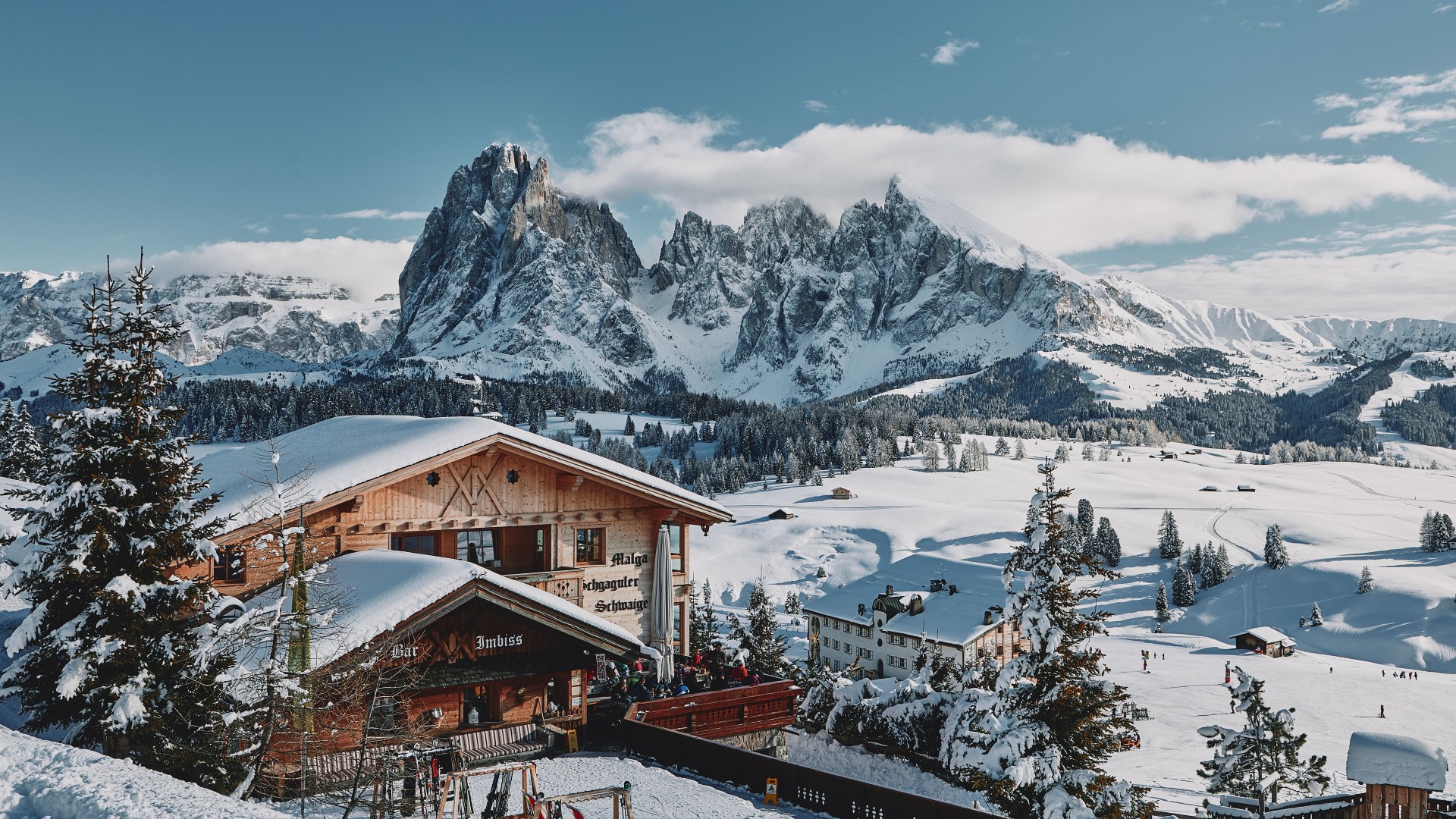 Vue aerienne chalet au ski grande capacité